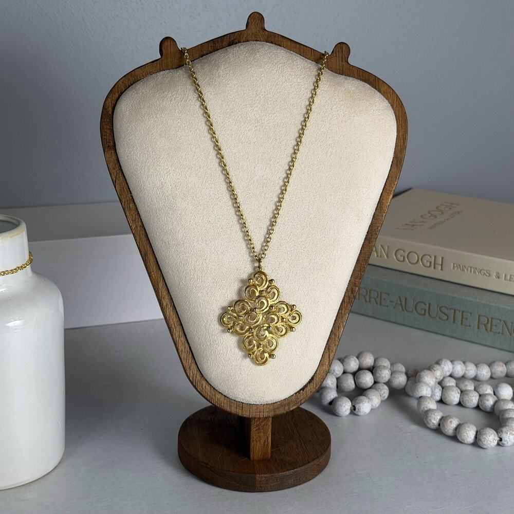 Elegant VTG 1970s Gold-Tone Filigree Diamond-Shaped Pendant Necklace 24" Chain